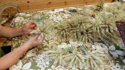 Warsztaty Tworzenia Tradycyjnego Wieńca Dożynkowego III